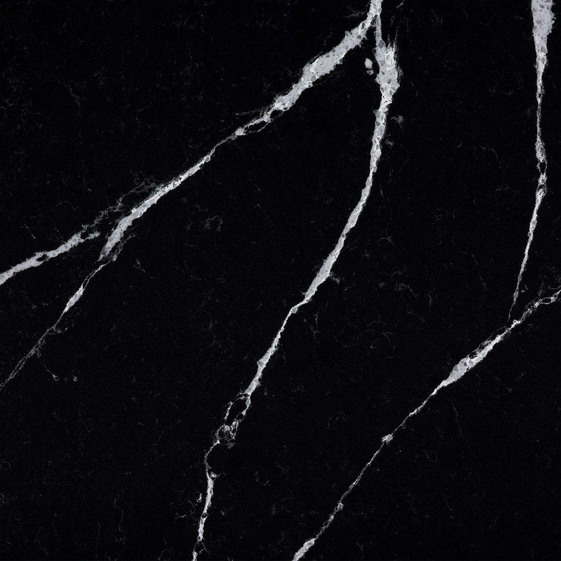 Czarny Konglomerat Silestone na blaty kuchenne, parapety i schody. Silestone gwarancja 25 lat.